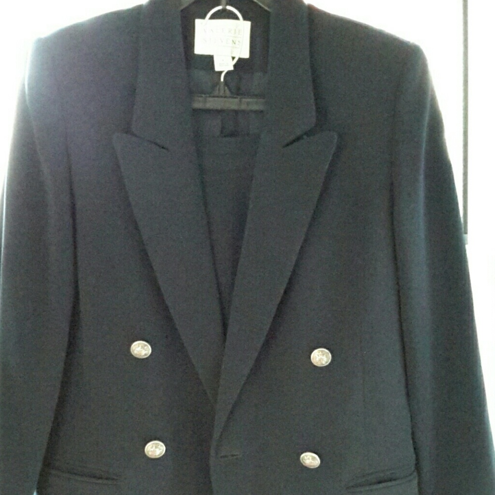Ladies Skirt Suit